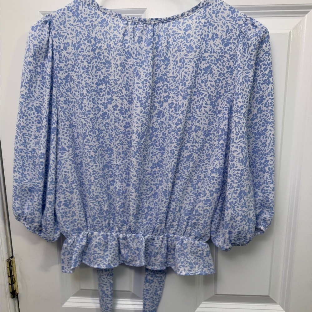 NWOT Sienna Sky Blue and White Puff Sleeve Blouse with Tie Front- - Picture 4 of 4